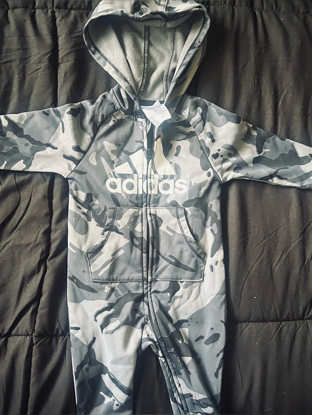 Nike infant Kids' 6-9m Gray Camo Hooded one piece
